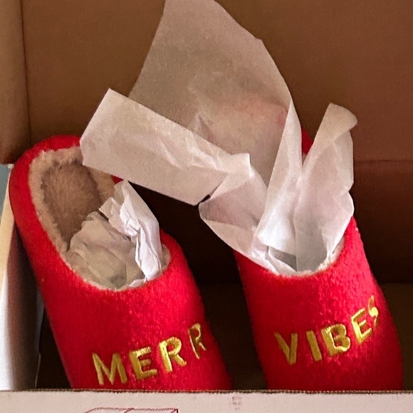 All Good Vibes Slipper Shoe Embroidered Gold Size 7 Size 8 Medium NEW + Fabulous - Picture 4 of 11